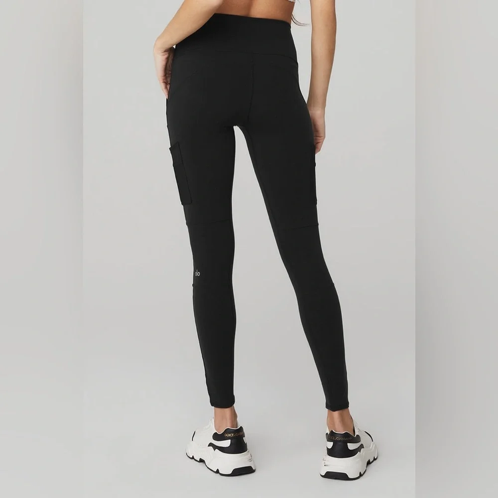 ALO Yoga High Waist Cargo Legging in Black